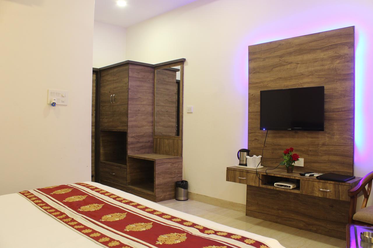 Regal Hotel And Restaurant Mathura Kültér fotó