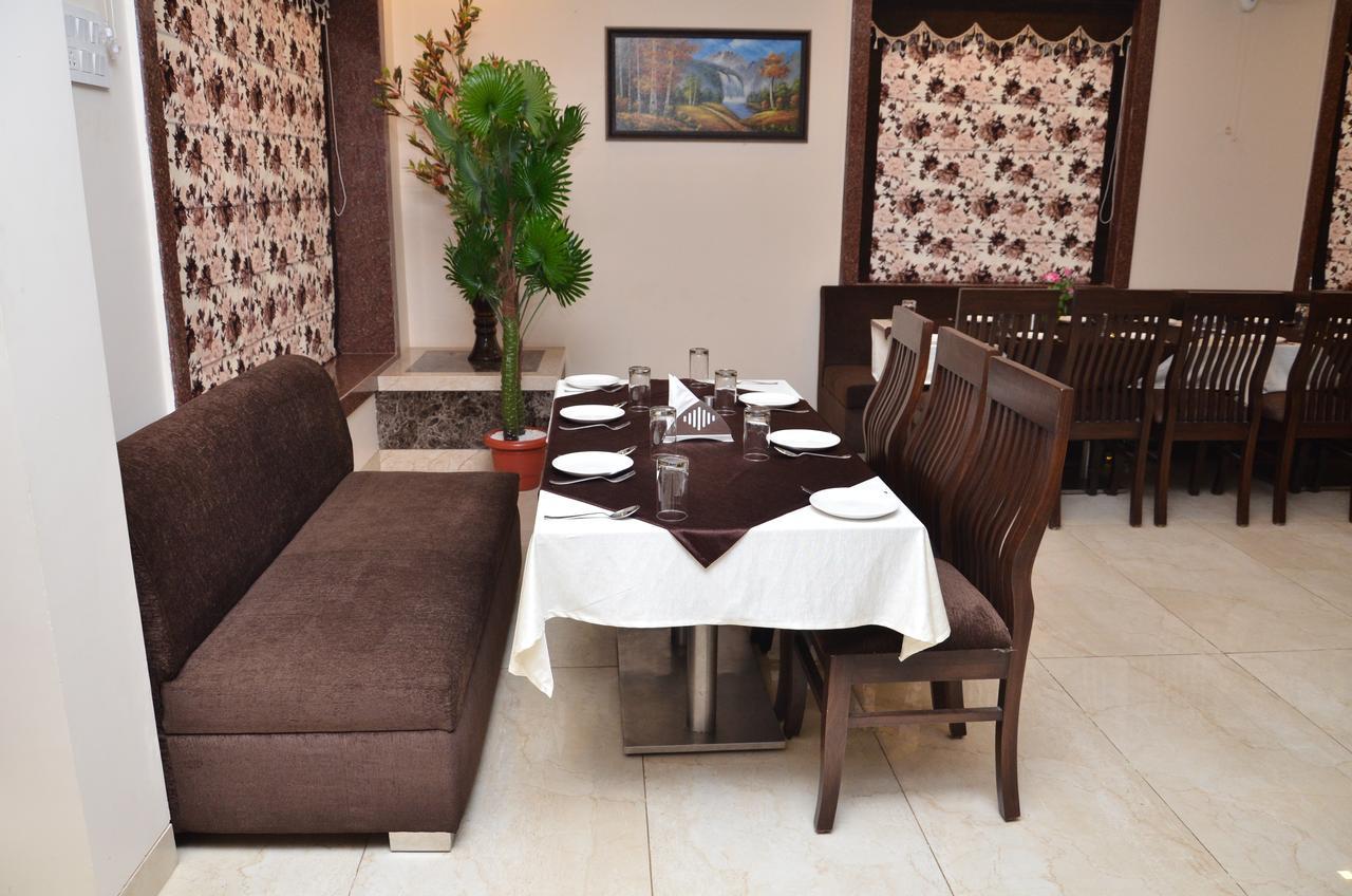 Regal Hotel And Restaurant Mathura Kültér fotó