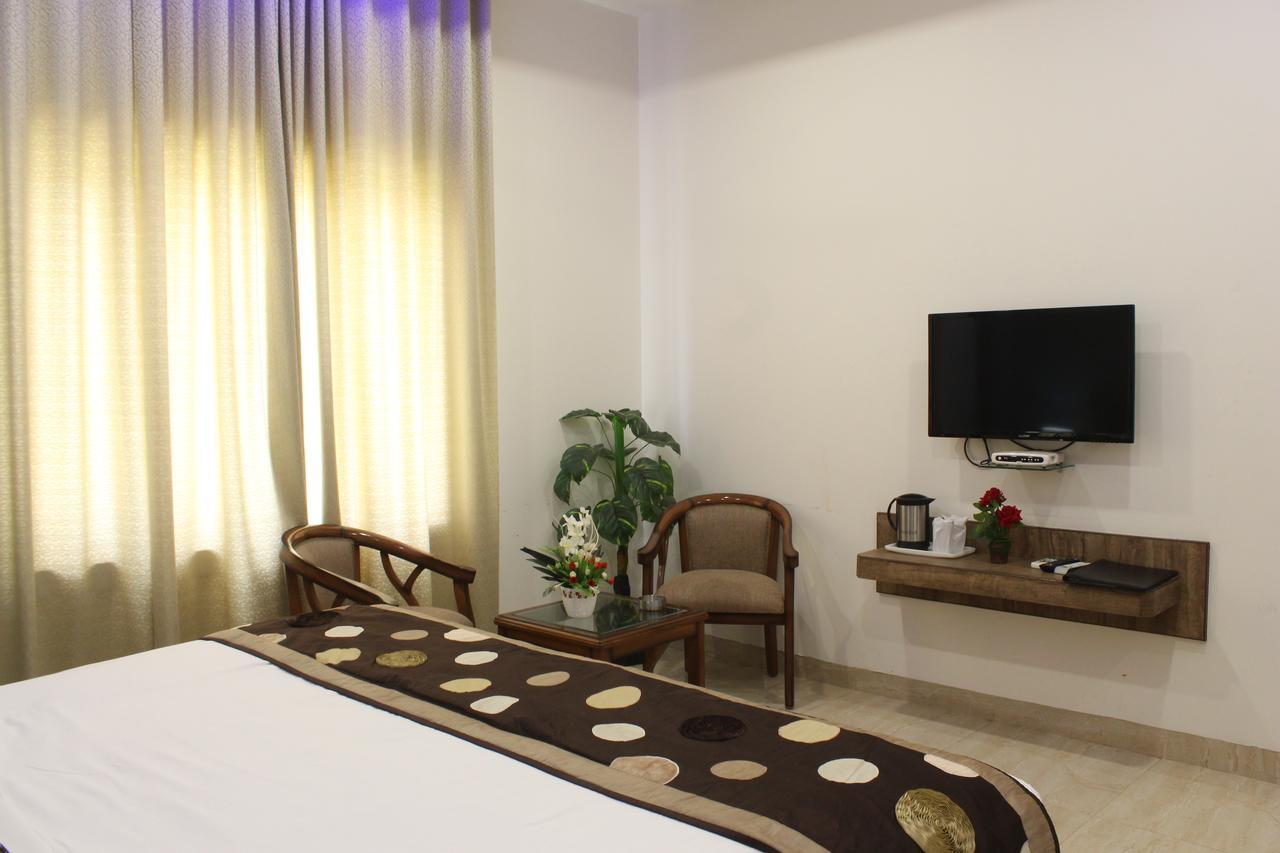 Regal Hotel And Restaurant Mathura Kültér fotó