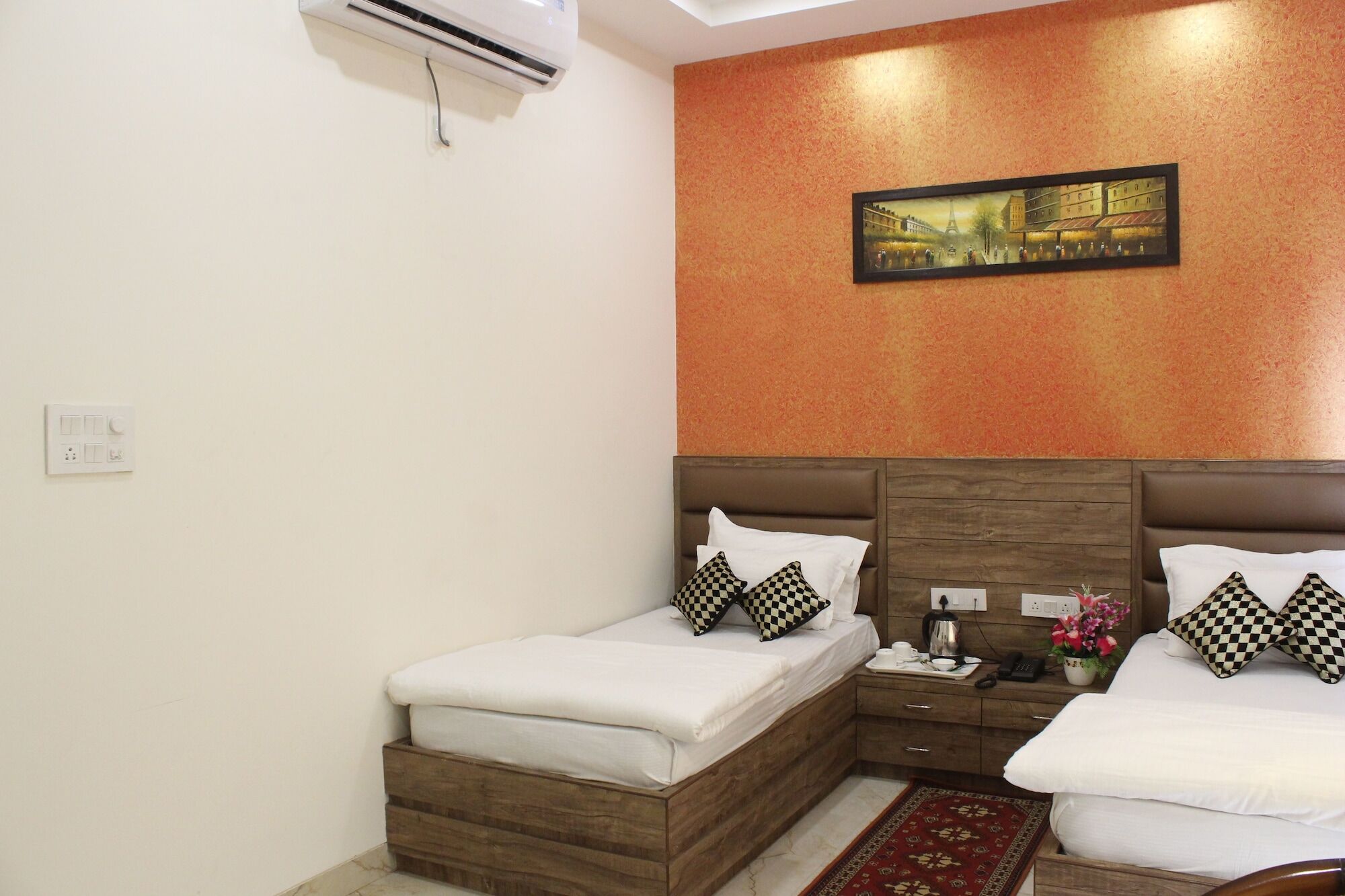 Regal Hotel And Restaurant Mathura Kültér fotó